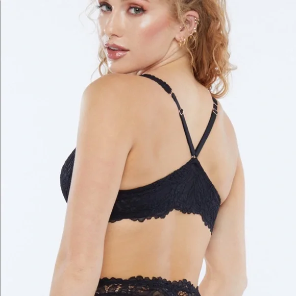 Black fenty savage push up bra with racer back - Picture 13 of 16